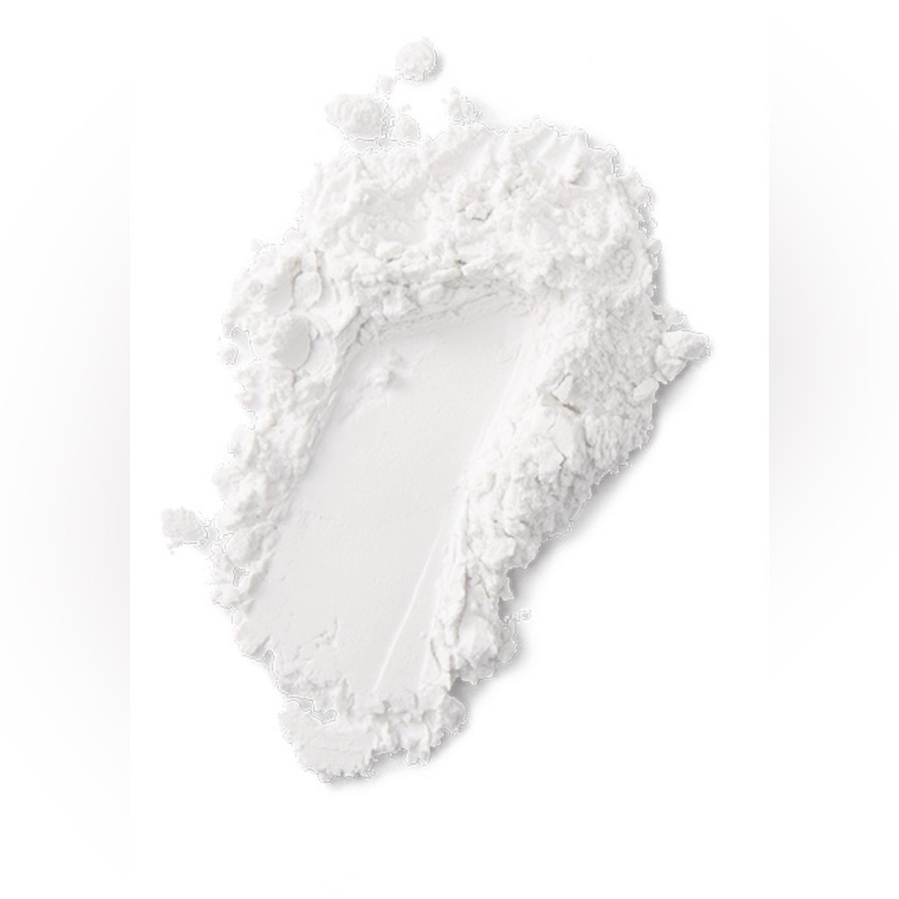 TIGI Translucent Setting Powder - White Finish - Picture 2 of 4